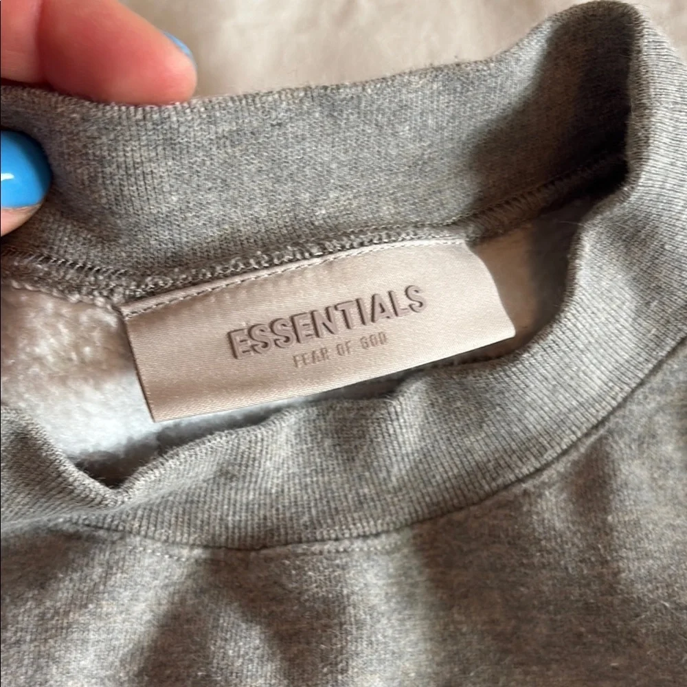 Essentials - Picture 3 of 5